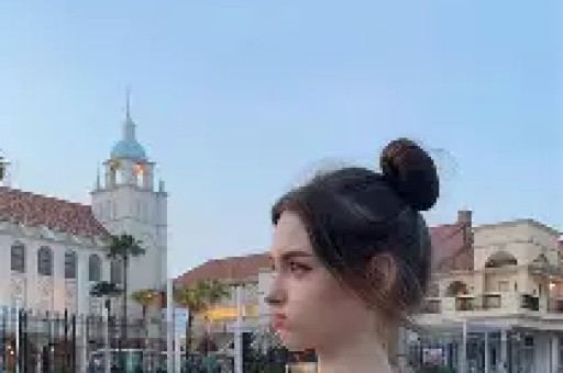 难怪王思聪不认孩子黄一鸣被曝出月子就找男人快乐照曝光