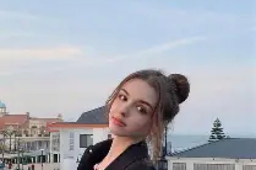 迪丽热巴陈飞宇被曝恋情后再添更多新证男方妈妈态度暧昧