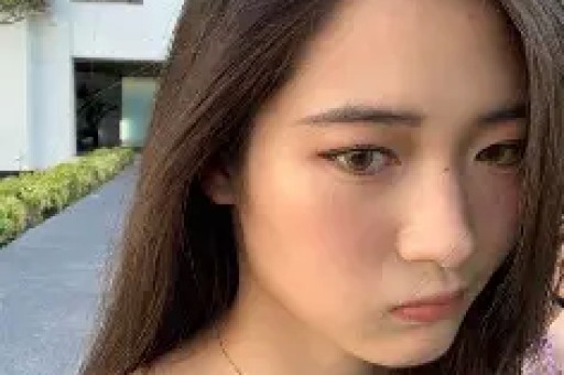 玩山姆托举梗妈妈被禁言30天前脚道歉后脚带货